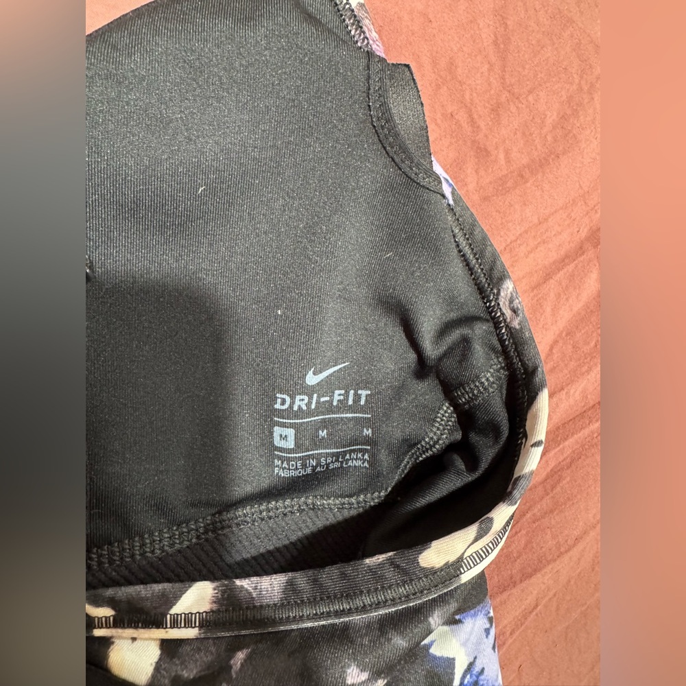 Nike DriFit Sports Bra - Picture 8 of 8